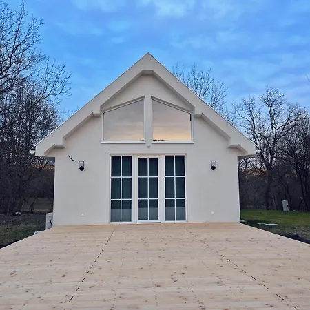 Holiday home Kali Pillango - Haz A Voelgyben Balatonhenye