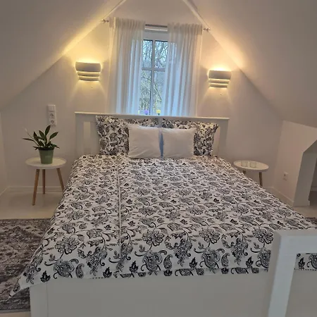 Kali Pillango - Haz A Voelgyben * Balatonhenye