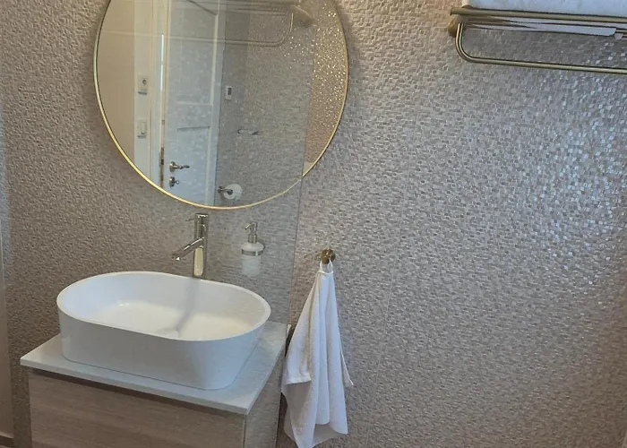 Kali Pillango - Haz A Voelgyben * Balatonhenye