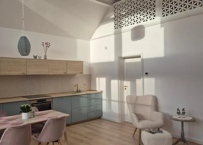 Kali Pillango - Haz A Voelgyben * Balatonhenye